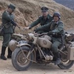 Alemanes en una BMW de 1943