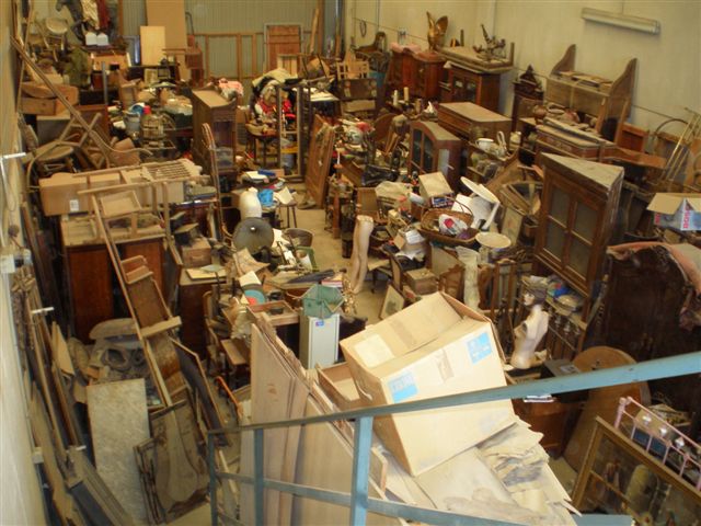 Artículos Varios Almacen muebles antiguos – Atrezzo Films